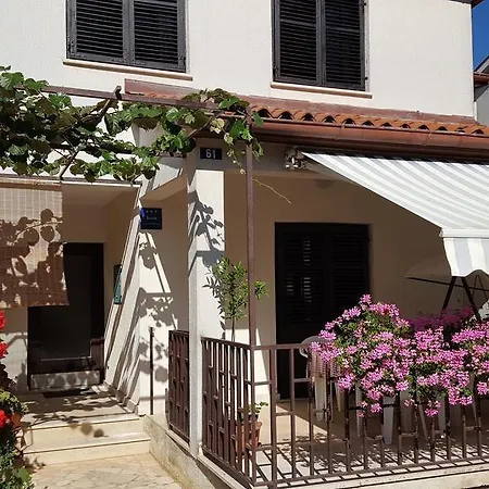 Active Apartment *